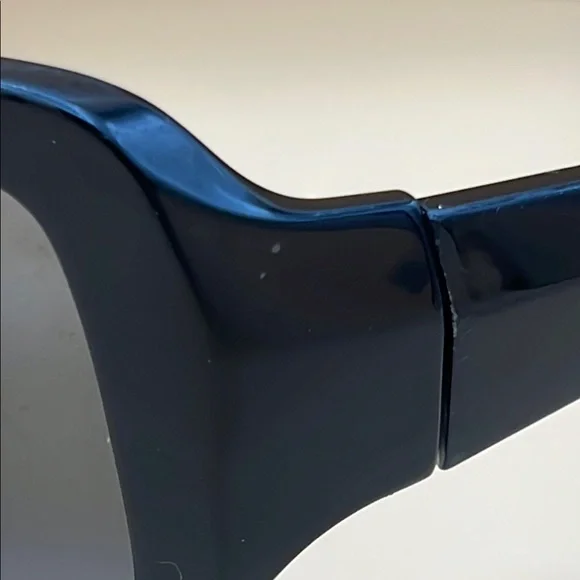 Used - Maui Jim MJ201-02 Black / Grey 
Sunglasses - Picture 10 of 13